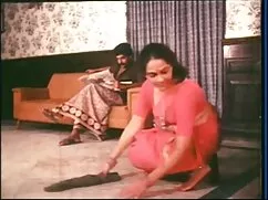 মেয়ে সমকামী স্বর্ণক ...