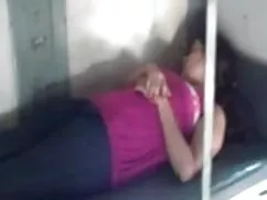 ধাক্কা মারা, প্রহার  ...