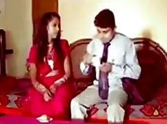 মা-ফুটবল প্লেয়ার বা ...