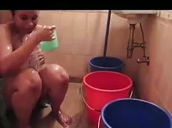 বাড়ীতে চোদা চুদি ভি ...