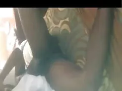 এক ছোট বাচ্চাদের চোদ ...