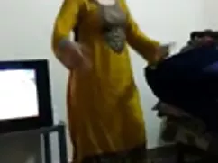 এক মহিলা বহু পুরুষ ব ...