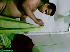 এডি হাউস যুদ্ধ করছে  ...